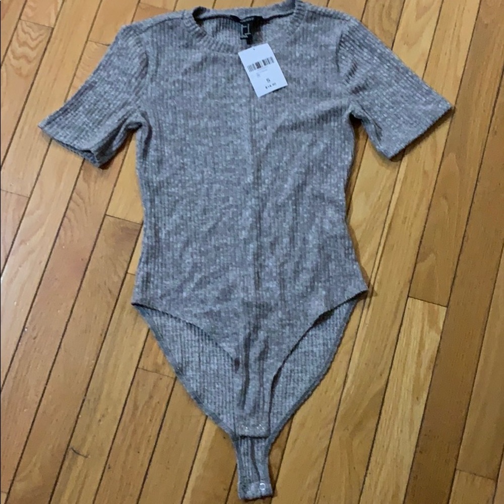 Forever 21 grey short sleeve shirt